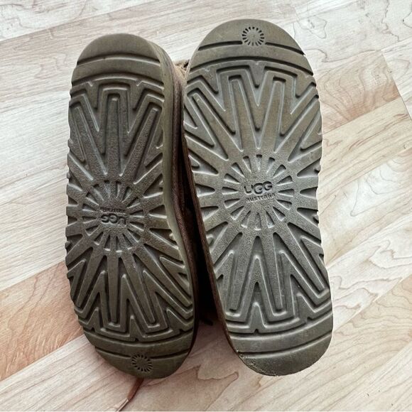 Ugg Neumel Tan Boots Kids 5 - Picture 2 of 8